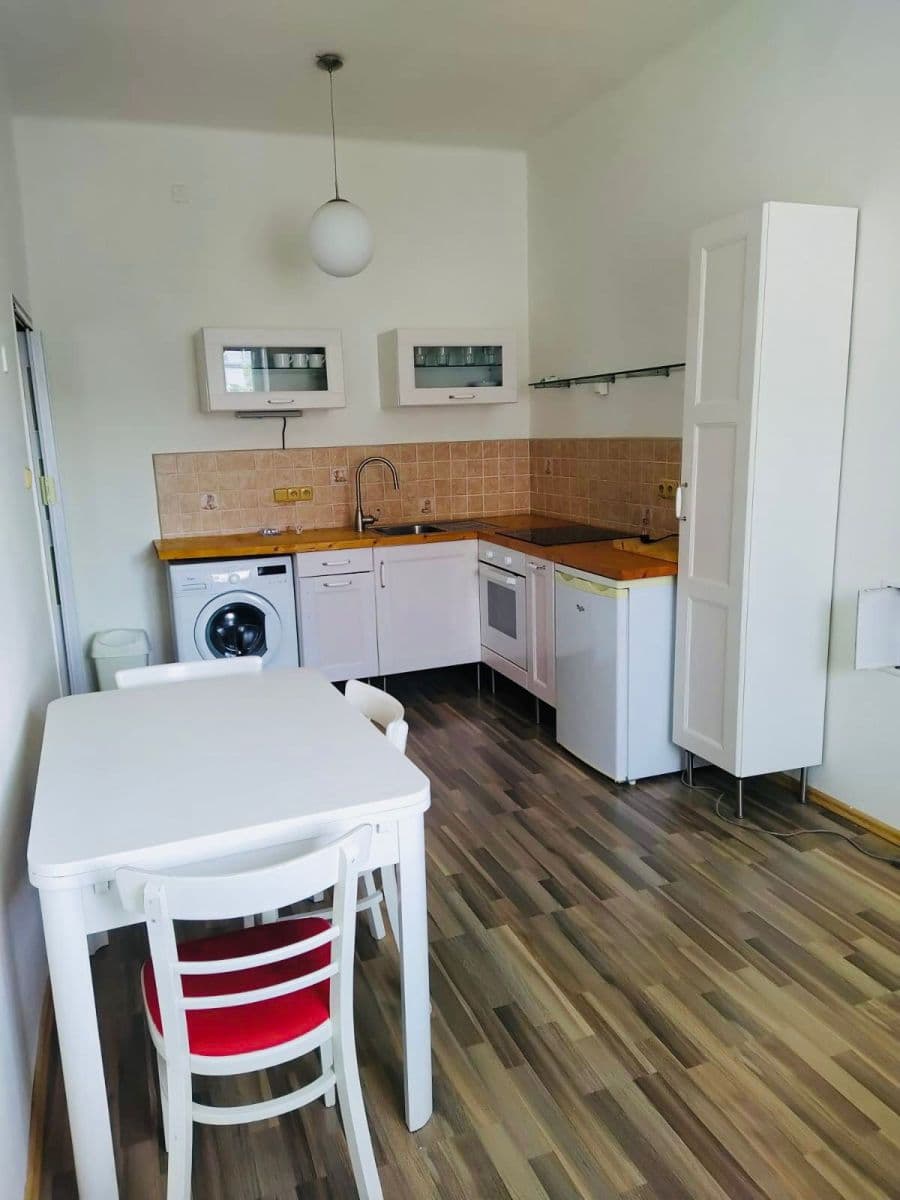 Pronájem bytu 2+kk 43 m², Pod Marjánkou, Praha, Praha Pronájem bytu 2+kk 43 m², Pod Marjánkou, Praha, Praha