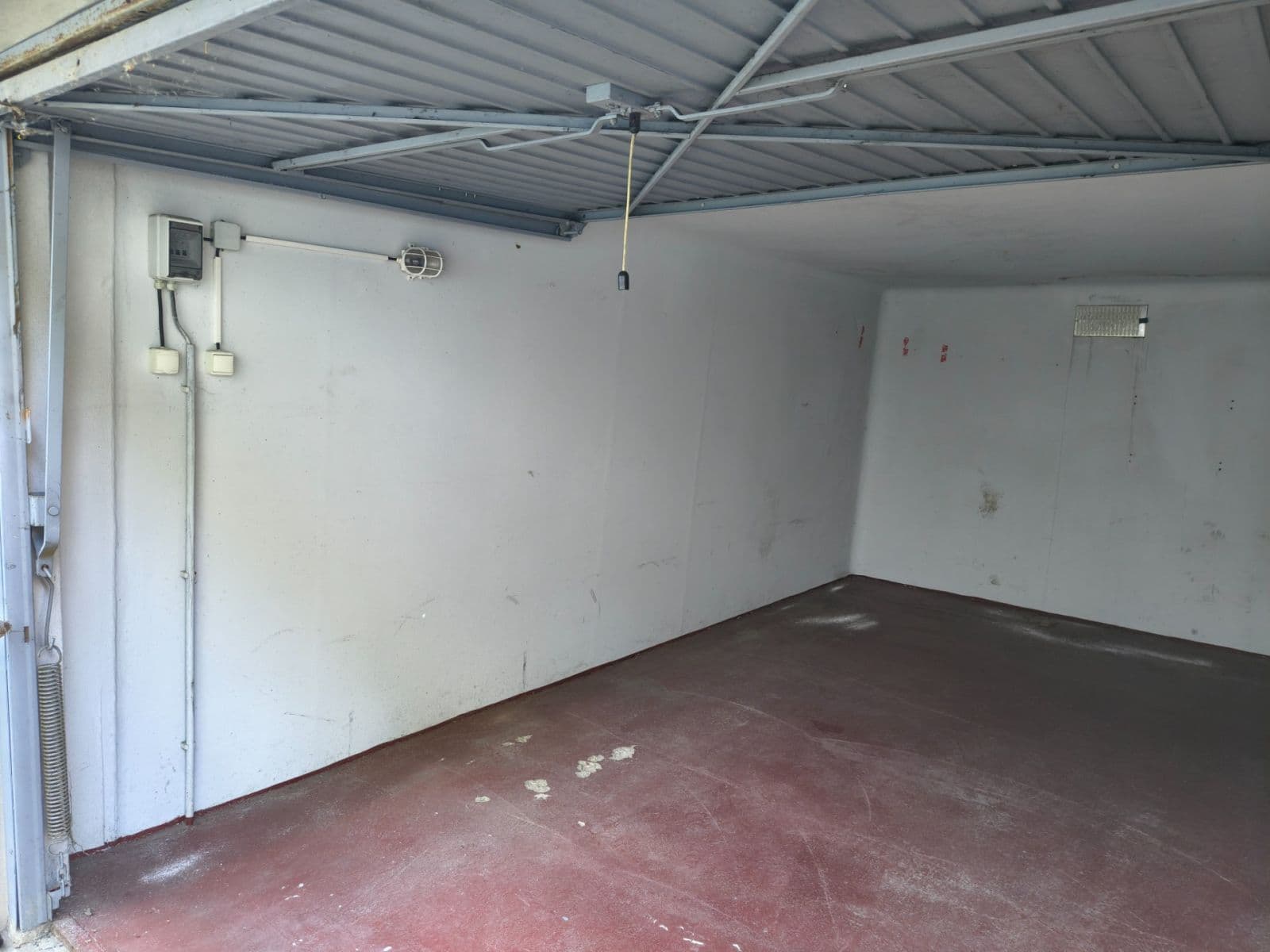 Pronájem garáže 19 m², U Potůčku, Liberec, Liberecký kraj Pronájem garáže 19 m², U Potůčku, Liberec, Liberecký kraj