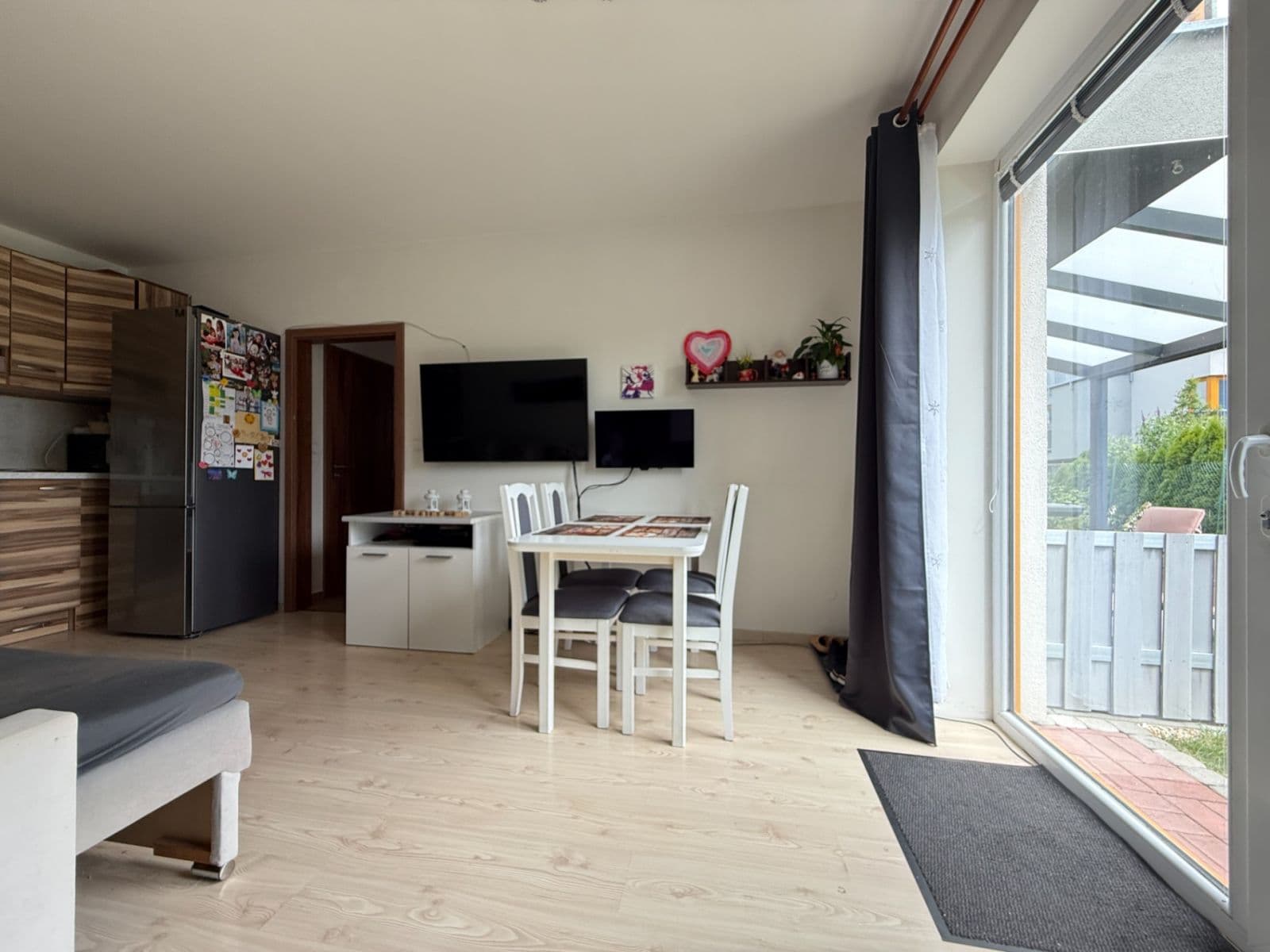 Prodej bytu 3+kk 55 m², Šípková, Mukařov, Středočeský kraj Prodej bytu 3+kk 55 m², Šípková, Mukařov, Středočeský kraj