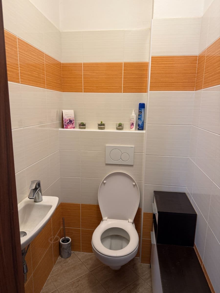 Prodej bytu 3+kk 55 m², Šípková, Mukařov, Středočeský kraj Prodej bytu 3+kk 55 m², Šípková, Mukařov, Středočeský kraj