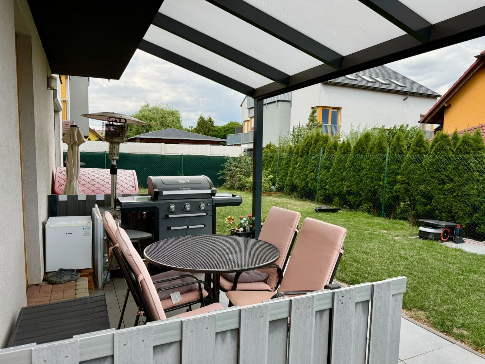 Prodej bytu 3+kk 55 m², Šípková, Mukařov, Středočeský kraj Prodej bytu 3+kk 55 m², Šípková, Mukařov, Středočeský kraj