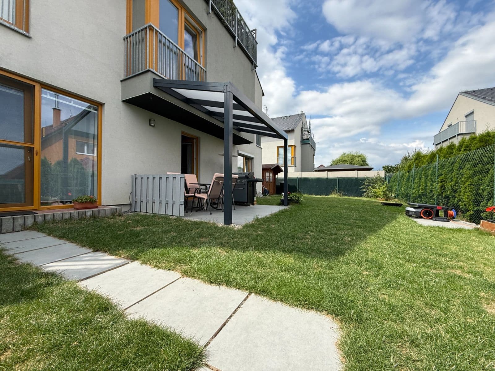Prodej bytu 3+kk 55 m², Šípková, Mukařov, Středočeský kraj Prodej bytu 3+kk 55 m², Šípková, Mukařov, Středočeský kraj