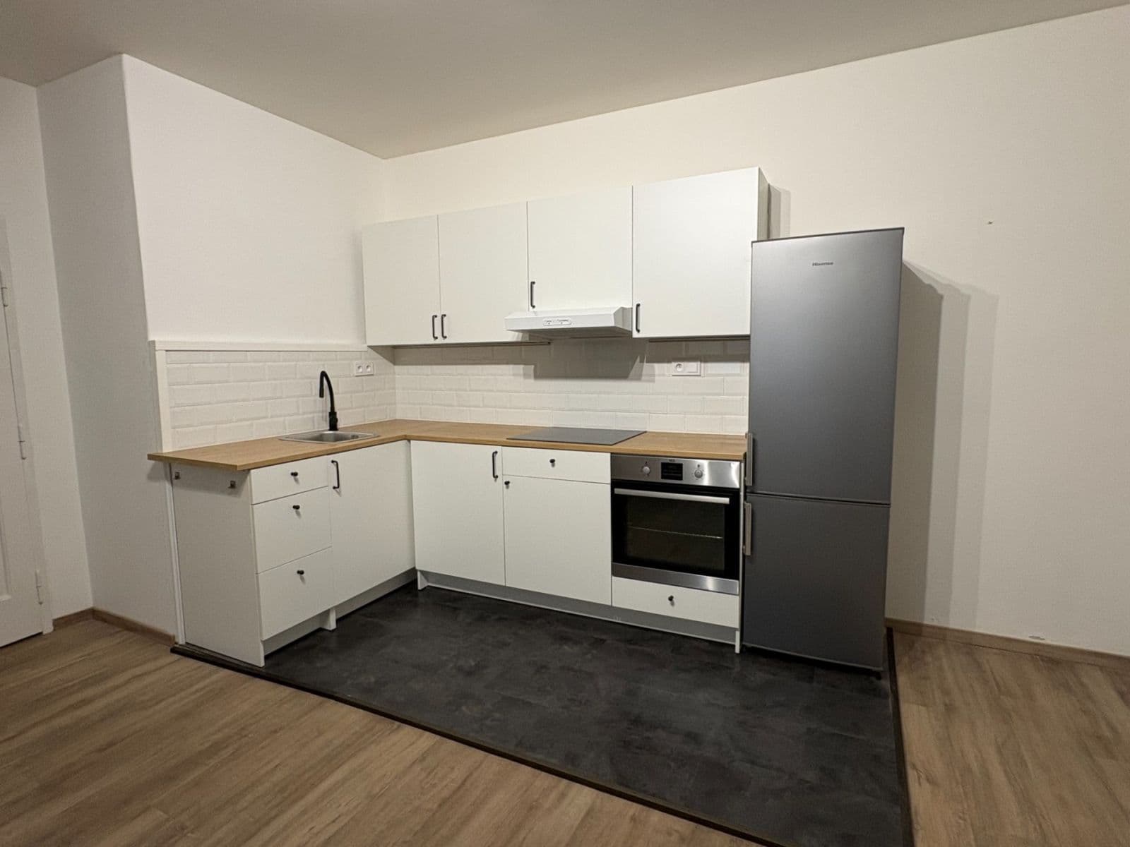 Pronájem bytu 2+kk 45 m², Evropská, Praha, Praha Pronájem bytu 2+kk 45 m², Evropská, Praha, Praha