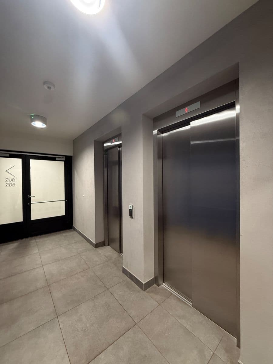 Pronájem bytu 3+kk 92 m², Mezi Vodami, Praha, Praha Pronájem bytu 3+kk 92 m², Mezi Vodami, Praha, Praha