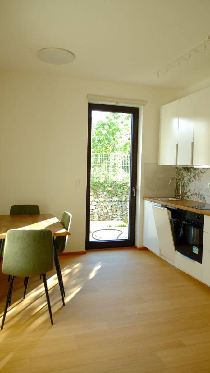Pronájem bytu 2+kk 42 m², V Třešňovce, Praha, Praha Pronájem bytu 2+kk 42 m², V Třešňovce, Praha, Praha