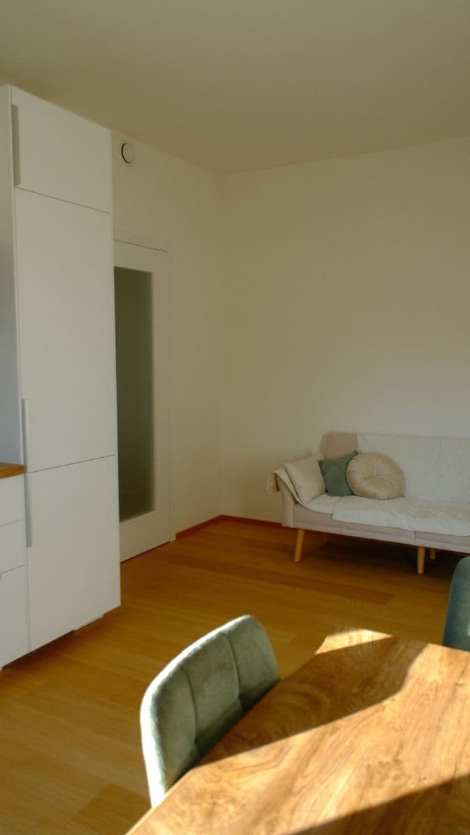 Pronájem bytu 2+kk 42 m², V Třešňovce, Praha, Praha Pronájem bytu 2+kk 42 m², V Třešňovce, Praha, Praha