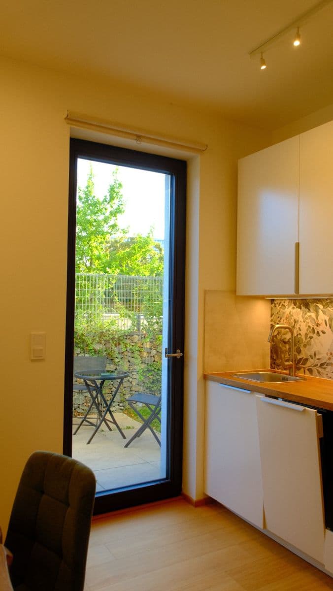 Pronájem bytu 2+kk 42 m², V Třešňovce, Praha, Praha Pronájem bytu 2+kk 42 m², V Třešňovce, Praha, Praha