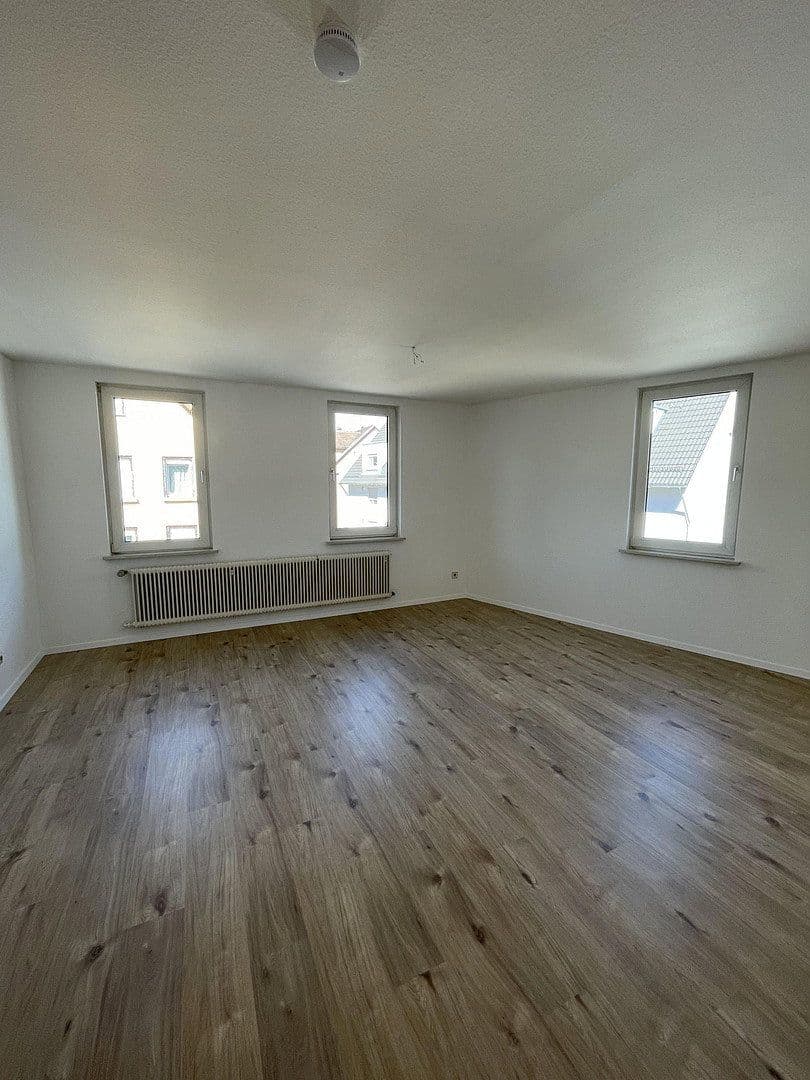 Pronájem bytu 5+1 120 m², Nürtingen, Bádensko-Württembersko Pronájem bytu 5+1 120 m², Nürtingen, Bádensko-Württembersko