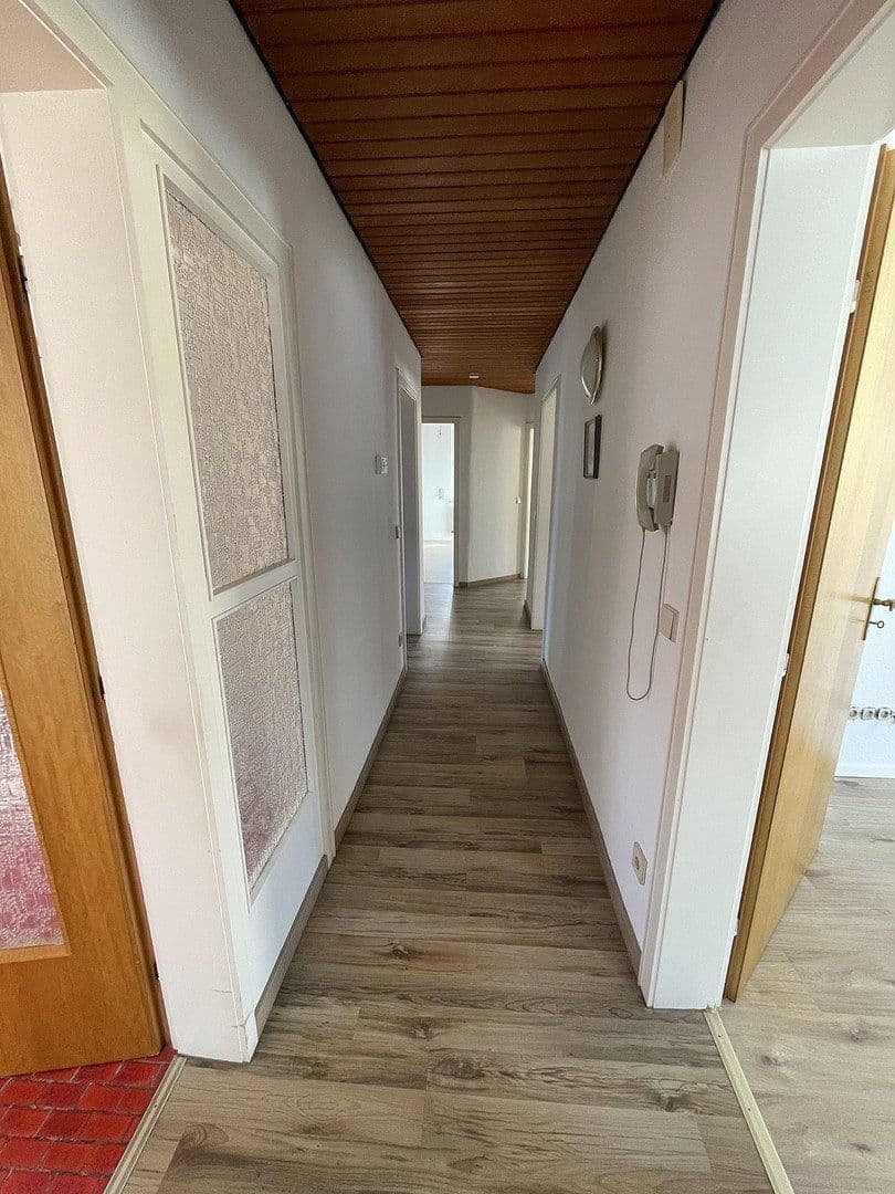 Pronájem bytu 5+1 120 m², Nürtingen, Bádensko-Württembersko Pronájem bytu 5+1 120 m², Nürtingen, Bádensko-Württembersko