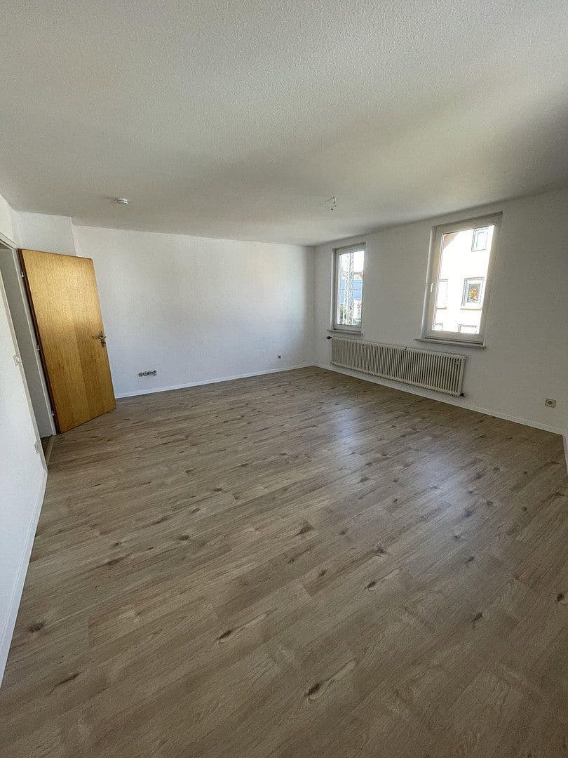 Pronájem bytu 5+1 120 m², Nürtingen, Bádensko-Württembersko Pronájem bytu 5+1 120 m², Nürtingen, Bádensko-Württembersko