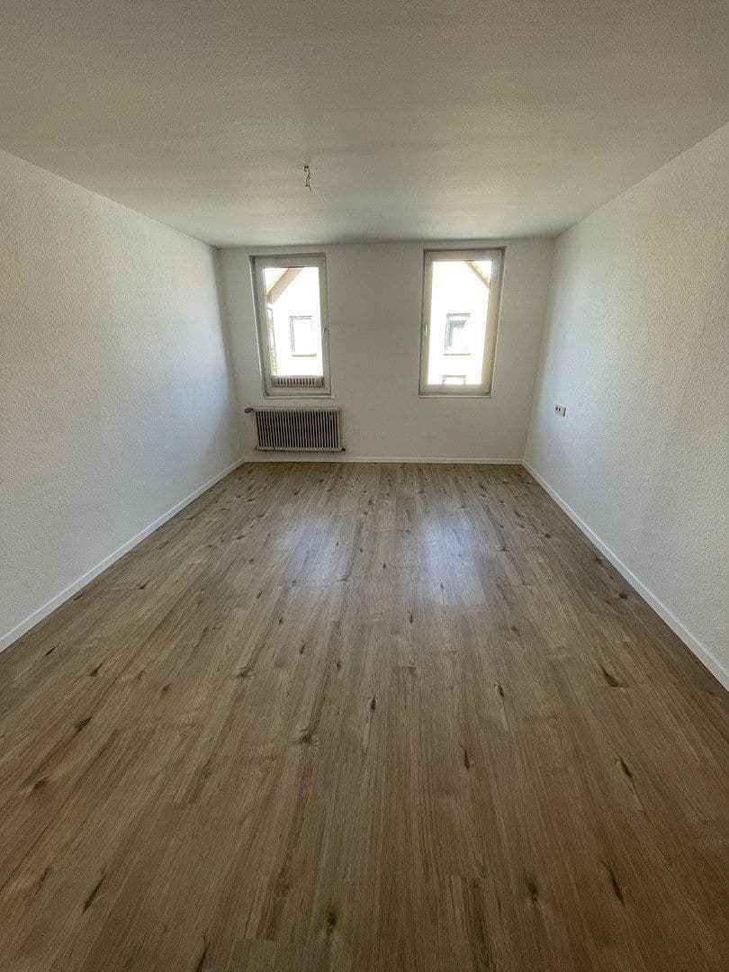 Pronájem bytu 5+1 120 m², Nürtingen, Bádensko-Württembersko Pronájem bytu 5+1 120 m², Nürtingen, Bádensko-Württembersko