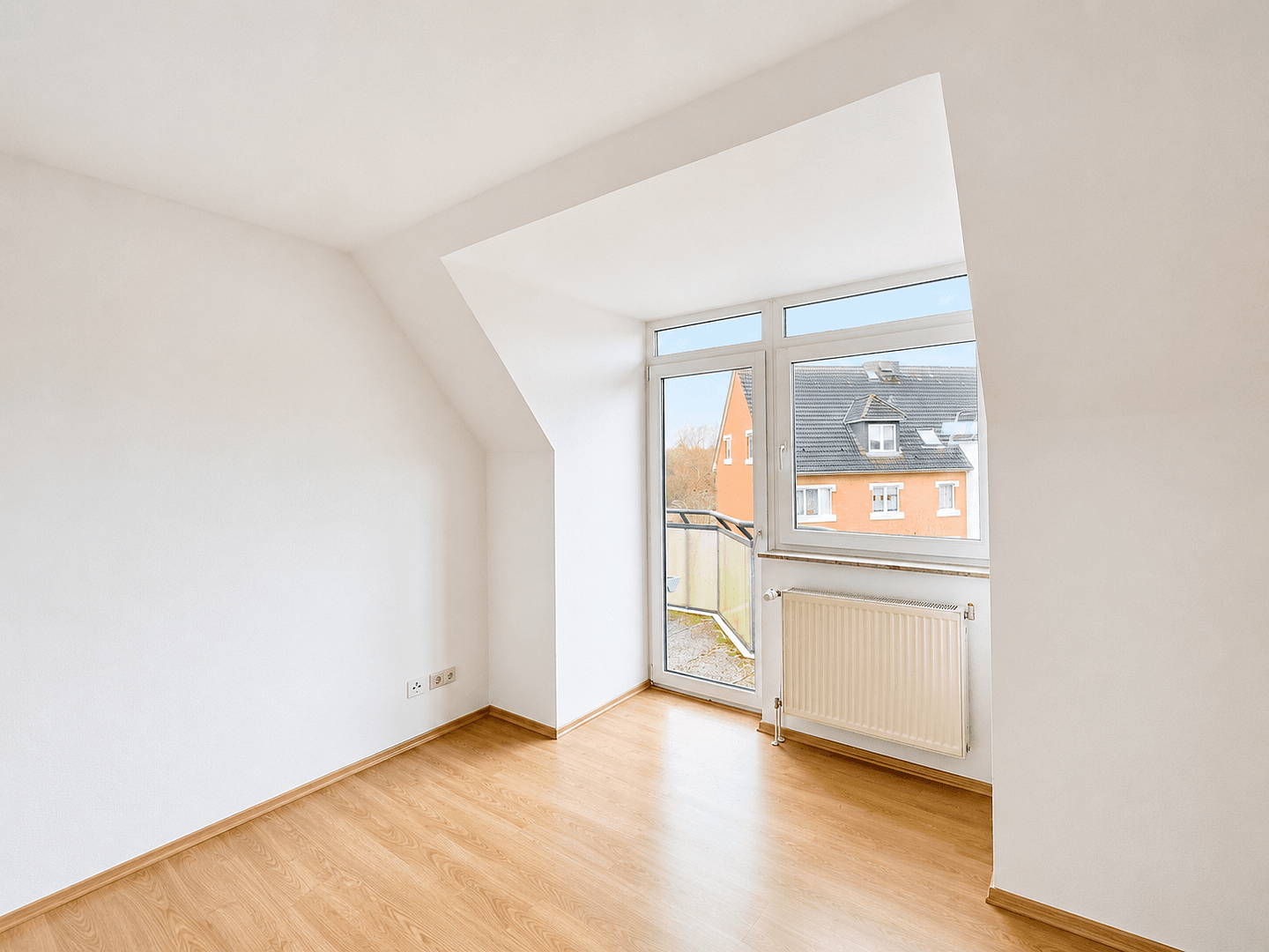 Pronájem bytu 3+1 79 m², Kieler Ring 35, Stralsund, Mecklenburg-Vorpommern Pronájem bytu 3+1 79 m², Kieler Ring 35, Stralsund, Mecklenburg-Vorpommern
