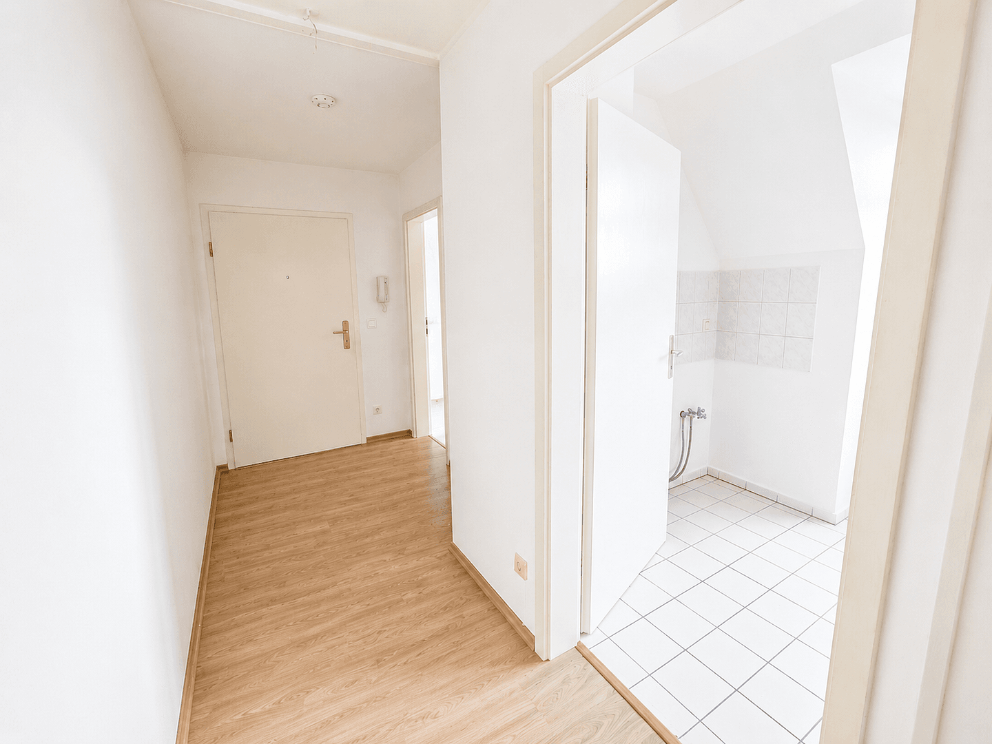 Pronájem bytu 3+1 79 m², Kieler Ring 35, Stralsund, Mecklenburg-Vorpommern Pronájem bytu 3+1 79 m², Kieler Ring 35, Stralsund, Mecklenburg-Vorpommern