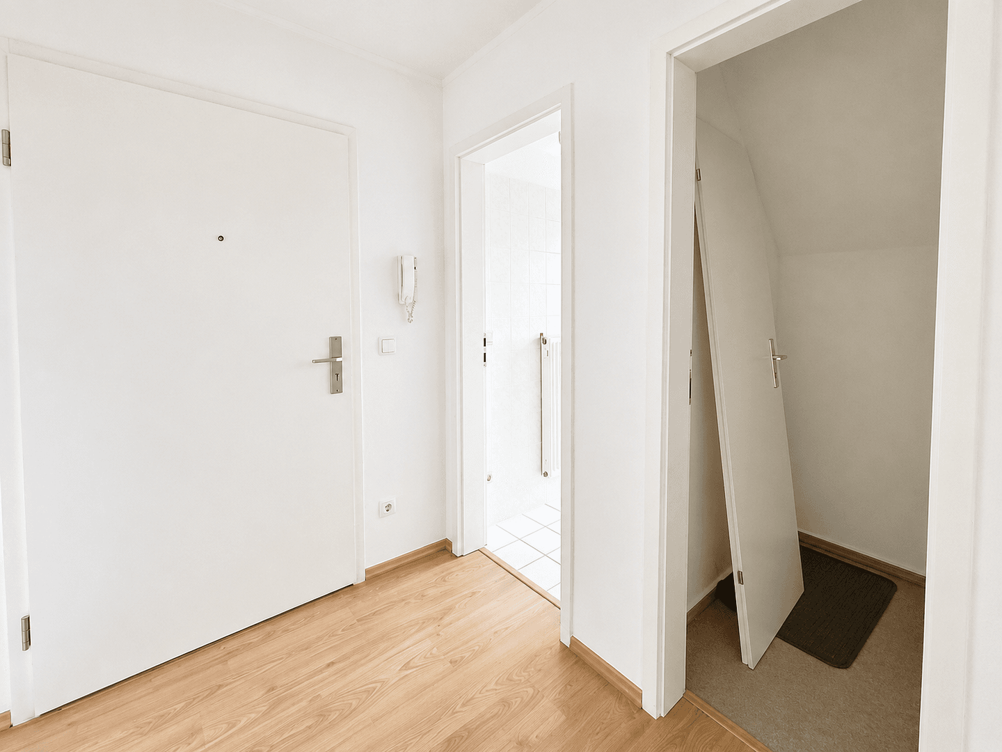 Pronájem bytu 3+1 79 m², Kieler Ring 35, Stralsund, Mecklenburg-Vorpommern Pronájem bytu 3+1 79 m², Kieler Ring 35, Stralsund, Mecklenburg-Vorpommern