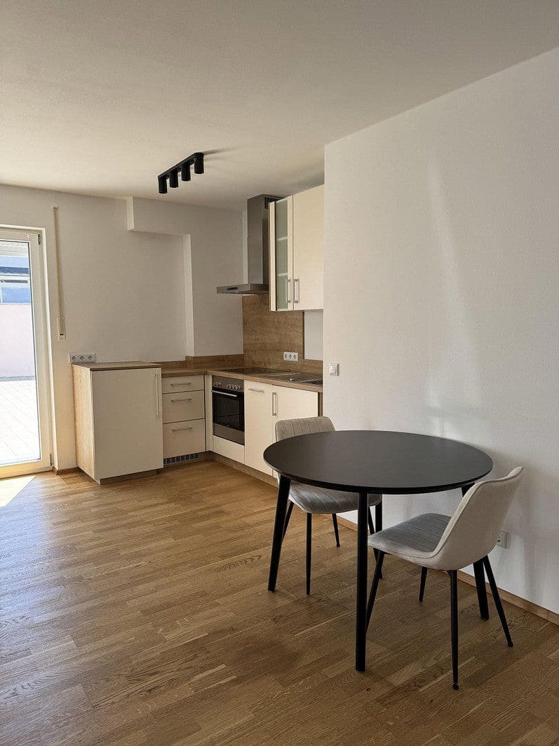 Pronájem bytu 1+kk 41 m², Herzogenaurach, Bavorsko Pronájem bytu 1+kk 41 m², Herzogenaurach, Bavorsko