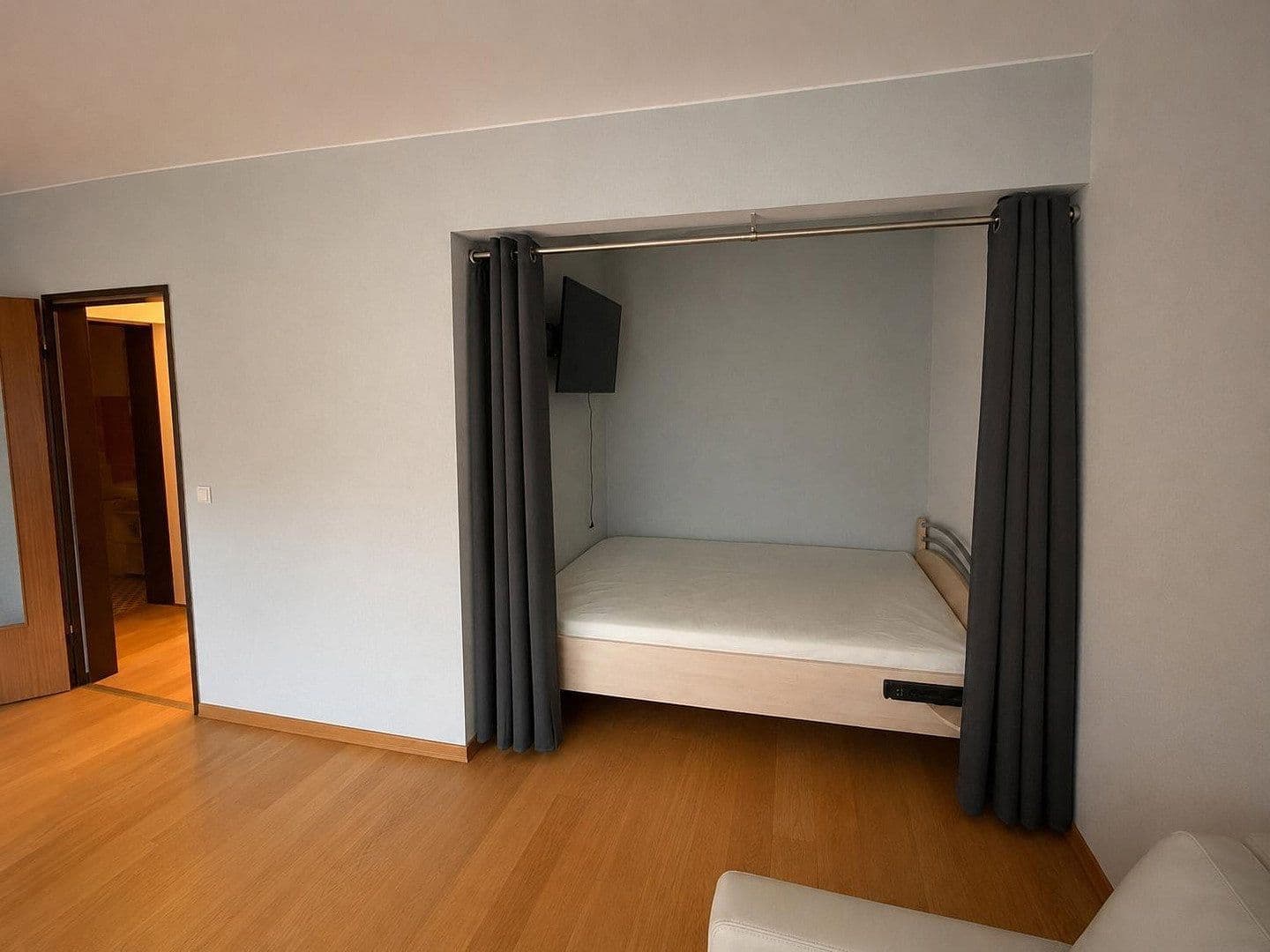 Pronájem bytu 1+1 50 m², Nelkenstraße 10, Bornheim, Severní Porýní-Vestfálsko Pronájem bytu 1+1 50 m², Nelkenstraße 10, Bornheim, Severní Porýní-Vestfálsko