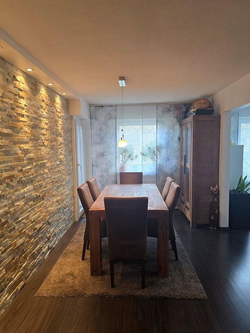 Prodej bytu 3+kk 93 m², Niefern-Öschelbronn, Bádensko-Württembersko Prodej bytu 3+kk 93 m², Niefern-Öschelbronn, Bádensko-Württembersko