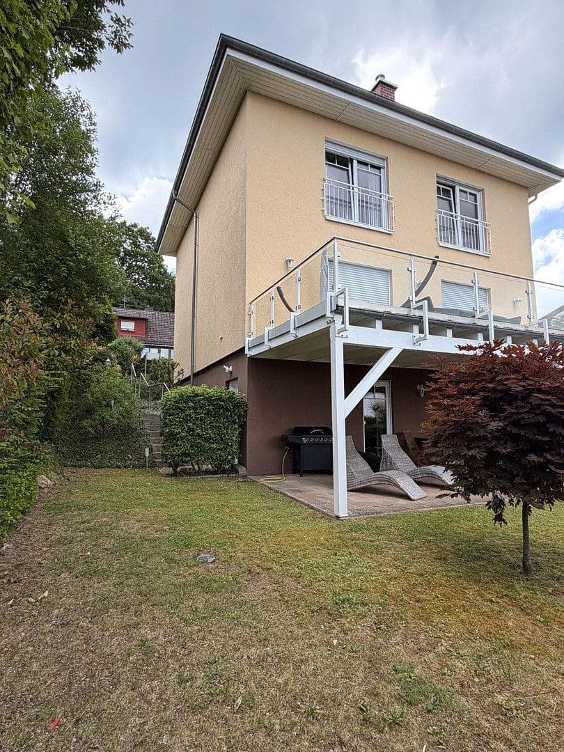 Prodej domu 190 m², pozemek 510 m², Hasenpfad 8, Glashütten, Hessen Prodej domu 190 m², pozemek 510 m², Hasenpfad 8, Glashütten, Hessen