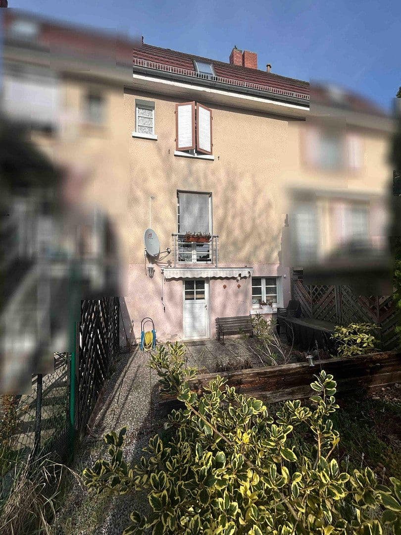 Prodej domu 95 m², pozemek 222 m², Ludwigshafen, Porýní-Falc Prodej domu 95 m², pozemek 222 m², Ludwigshafen, Porýní-Falc