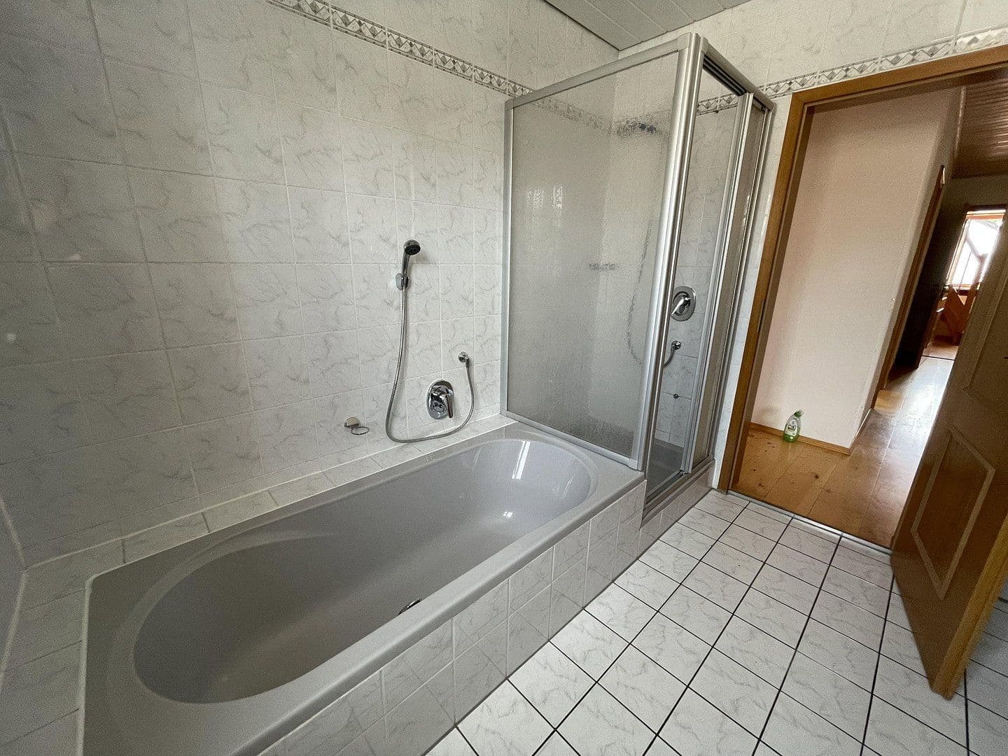 Pronájem bytu 3+1 80 m², Haag, Bavorsko Pronájem bytu 3+1 80 m², Haag, Bavorsko