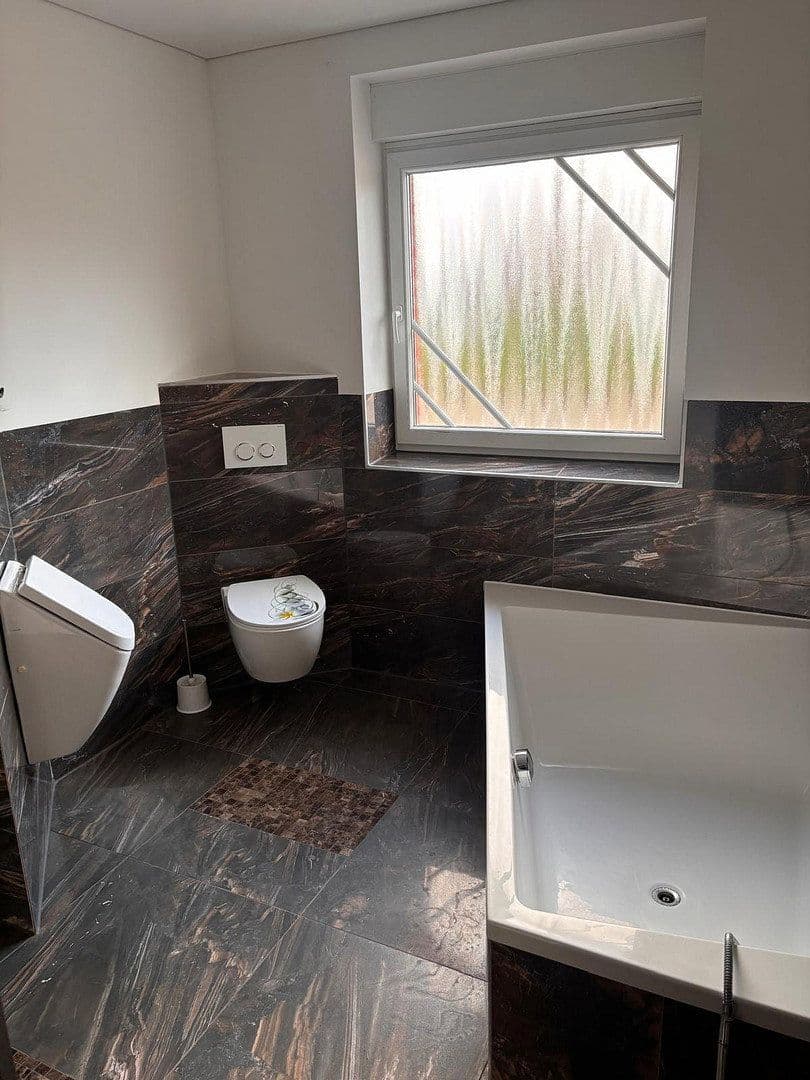 Prodej domu 220 m², pozemek 432 m², Rühen, Dolní Sasko Prodej domu 220 m², pozemek 432 m², Rühen, Dolní Sasko