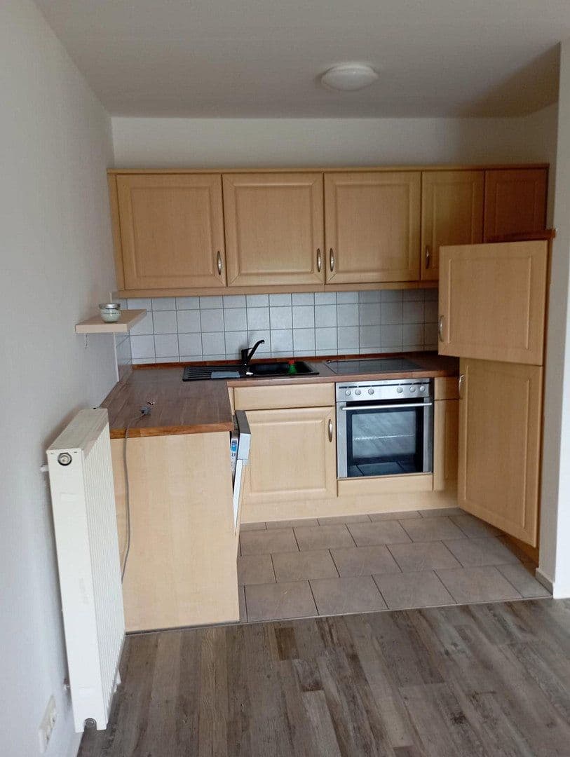 Pronájem bytu 2+1 58 m², Graf-Wiprecht-Strasse 15, Groitzsch, Sasko Pronájem bytu 2+1 58 m², Graf-Wiprecht-Strasse 15, Groitzsch, Sasko