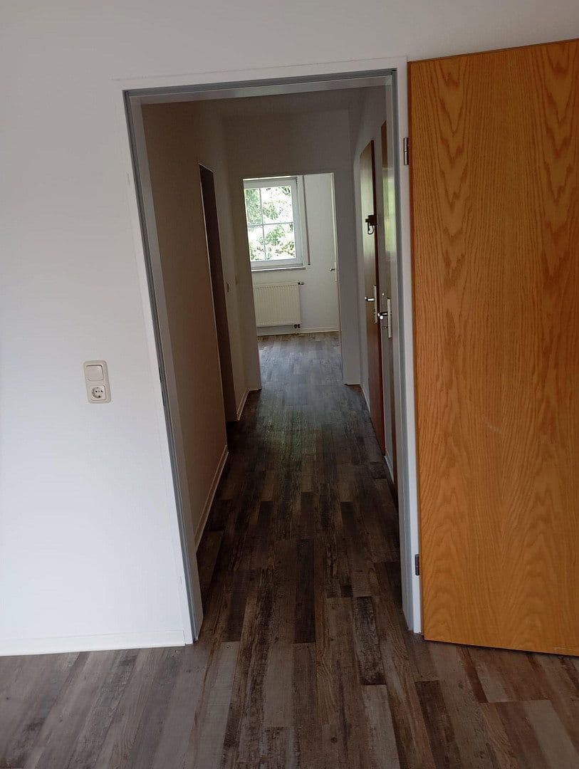 Pronájem bytu 2+1 58 m², Graf-Wiprecht-Strasse 15, Groitzsch, Sasko Pronájem bytu 2+1 58 m², Graf-Wiprecht-Strasse 15, Groitzsch, Sasko
