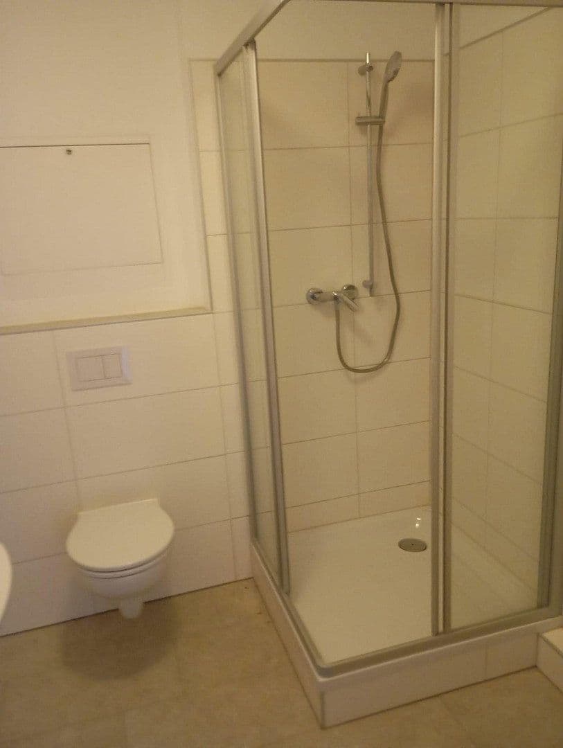 Pronájem bytu 2+1 58 m², Graf-Wiprecht-Strasse 15, Groitzsch, Sasko Pronájem bytu 2+1 58 m², Graf-Wiprecht-Strasse 15, Groitzsch, Sasko