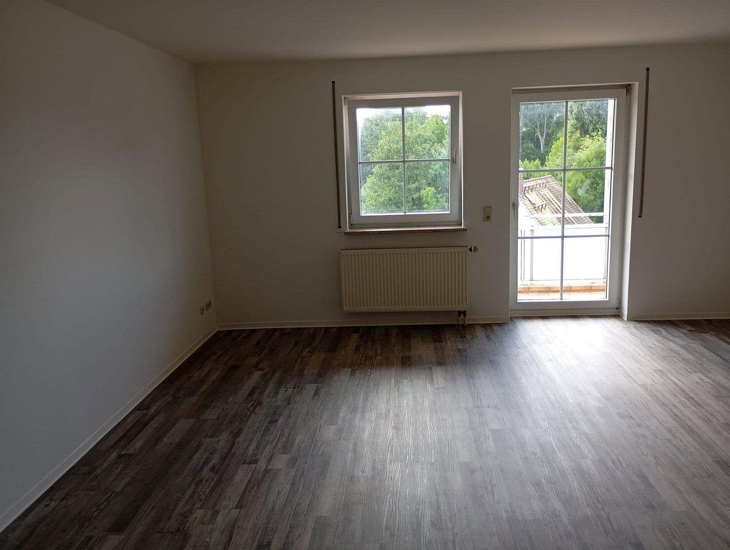 Pronájem bytu 2+1 58 m², Graf-Wiprecht-Strasse 15, Groitzsch, Sasko Pronájem bytu 2+1 58 m², Graf-Wiprecht-Strasse 15, Groitzsch, Sasko