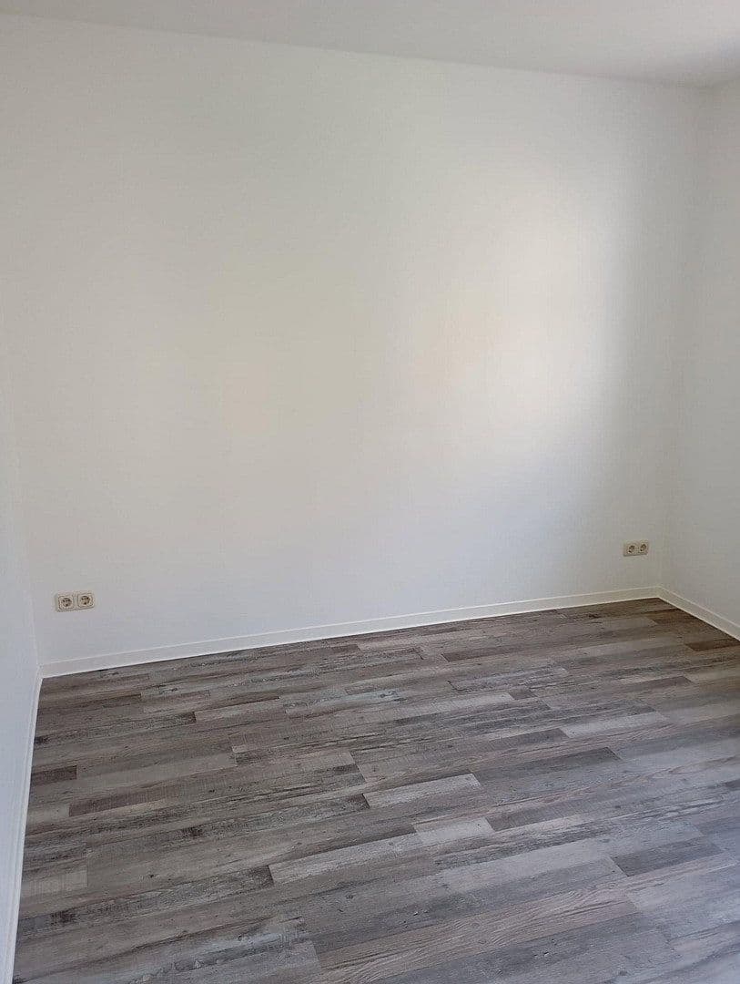 Pronájem bytu 2+1 58 m², Graf-Wiprecht-Strasse 15, Groitzsch, Sasko Pronájem bytu 2+1 58 m², Graf-Wiprecht-Strasse 15, Groitzsch, Sasko