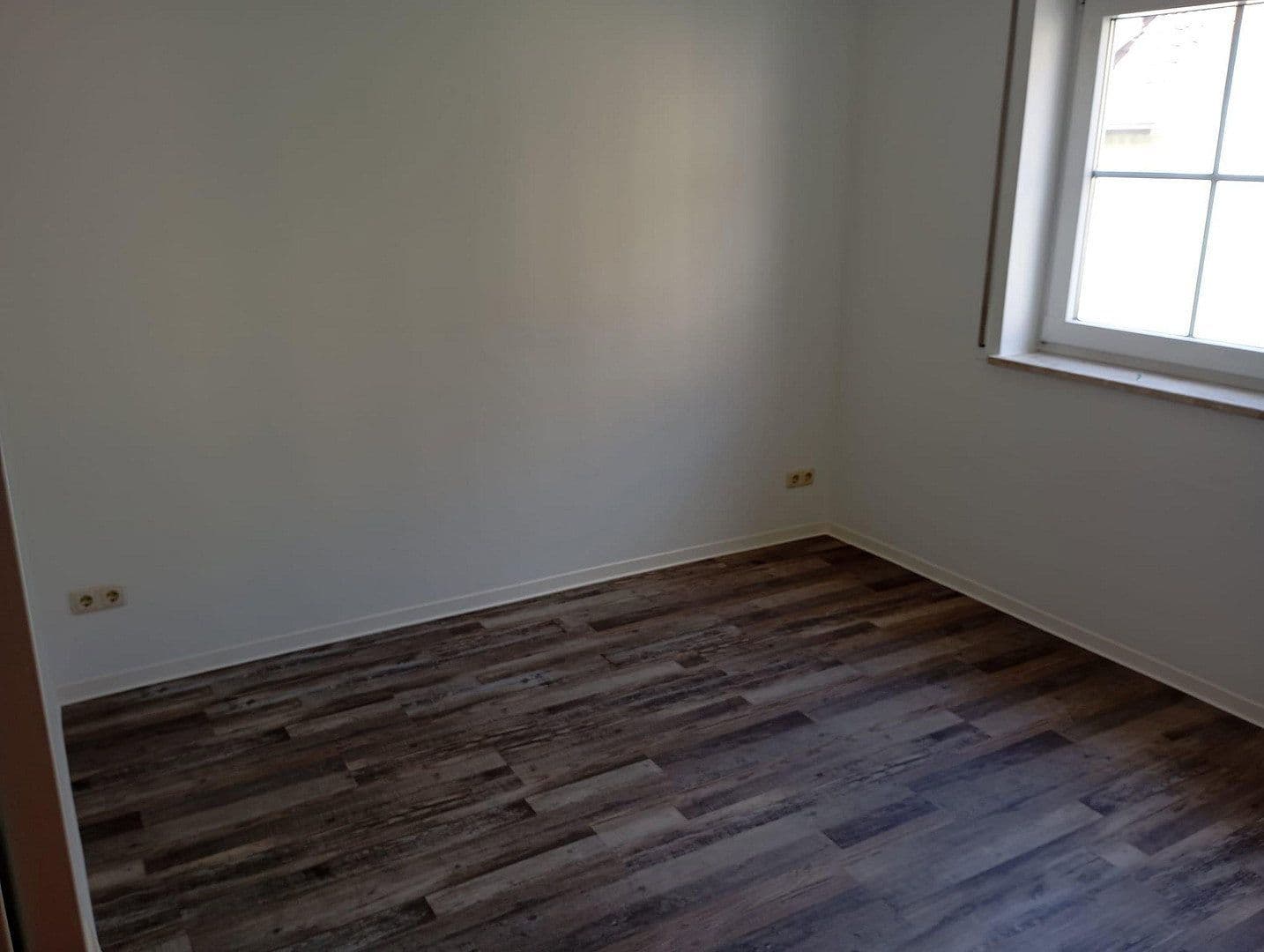 Pronájem bytu 2+1 58 m², Graf-Wiprecht-Strasse 15, Groitzsch, Sasko Pronájem bytu 2+1 58 m², Graf-Wiprecht-Strasse 15, Groitzsch, Sasko