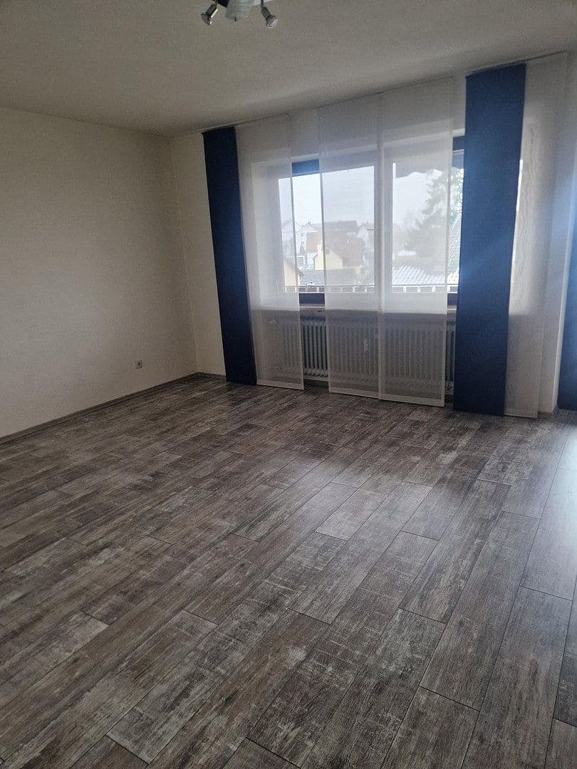 Prodej domu 130 m², pozemek 740 m², Querstrasse 7, Rottenburg a. d. Laaber, Bavorsko Prodej domu 130 m², pozemek 740 m², Querstrasse 7, Rottenburg a. d. Laaber, Bavorsko