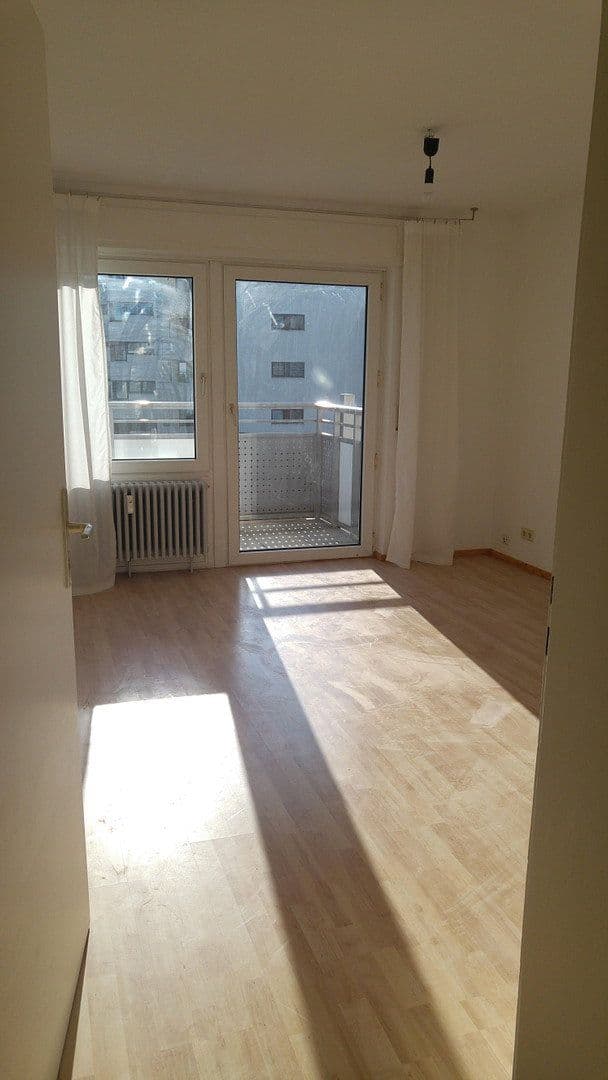 Pronájem bytu 2+1 62 m², Tulpenstr, Stuttgart, Bádensko-Württembersko Pronájem bytu 2+1 62 m², Tulpenstr, Stuttgart, Bádensko-Württembersko