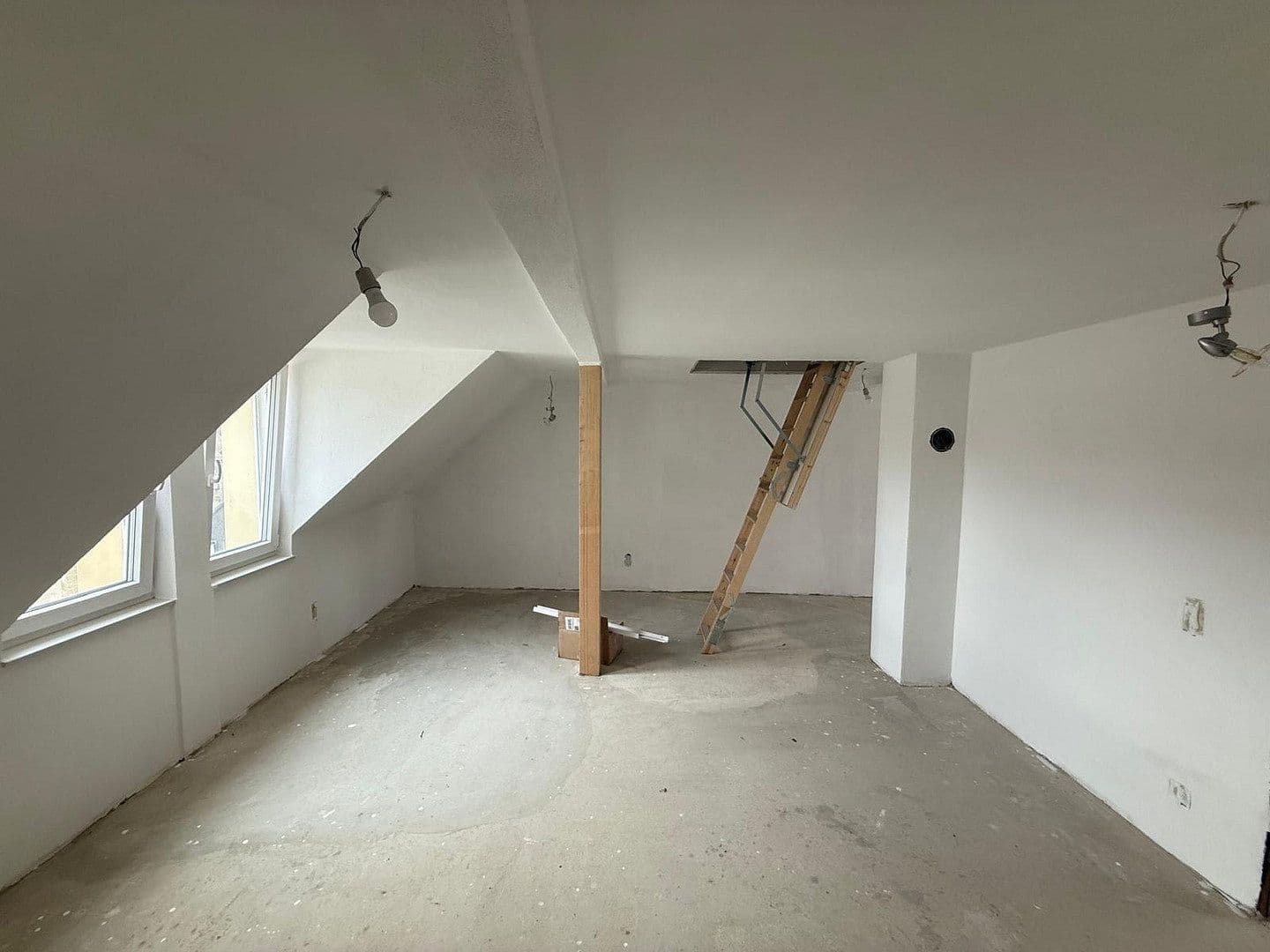 Prodej domu 125 m², pozemek 67 m², Kirchplatz 6 a, Dornburg-Camburg, Durynsko Prodej domu 125 m², pozemek 67 m², Kirchplatz 6 a, Dornburg-Camburg, Durynsko