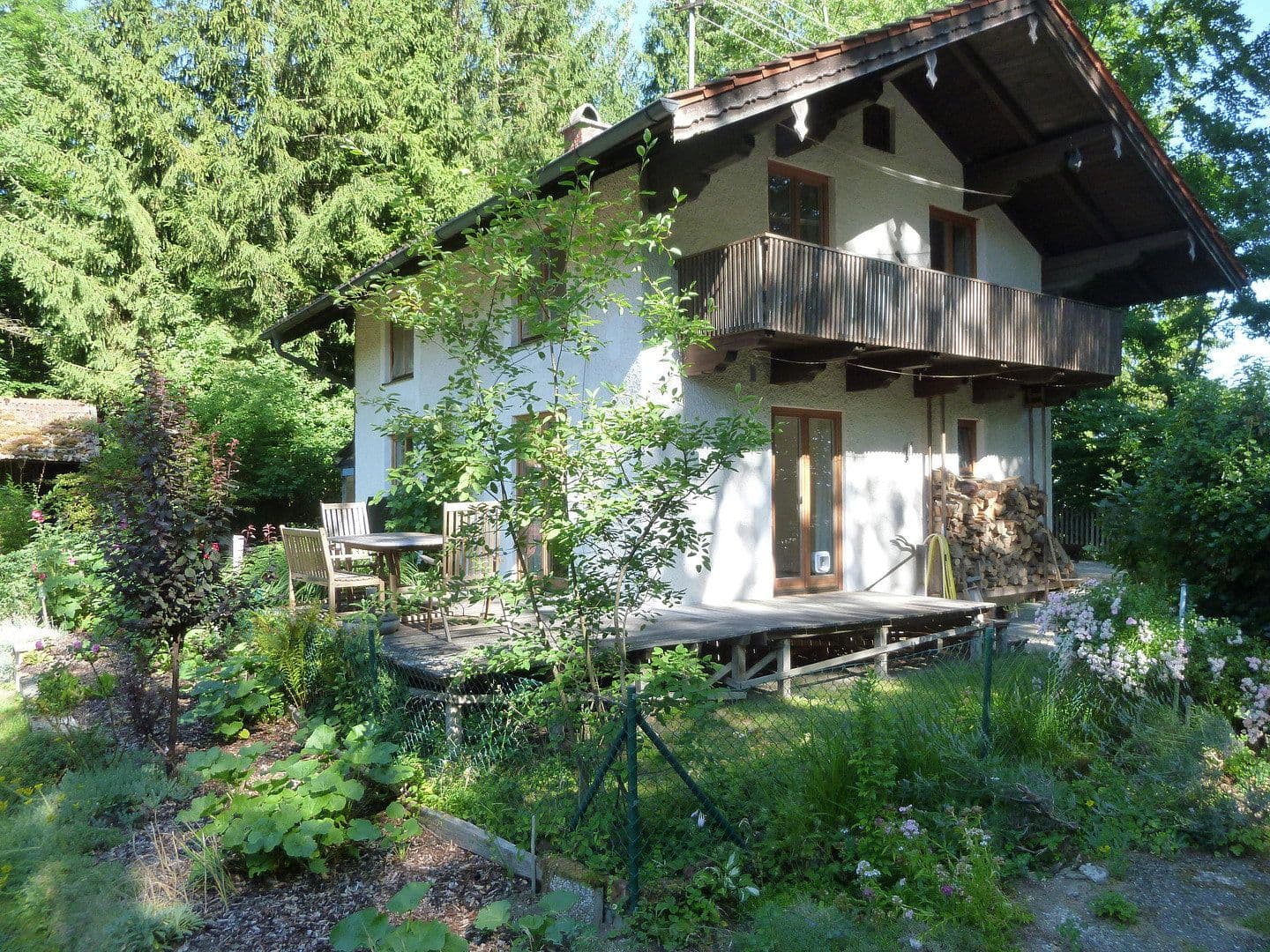 Prodej domu 105 m², pozemek 1.135 m², Übersee, Bavorsko Prodej domu 105 m², pozemek 1.135 m², Übersee, Bavorsko