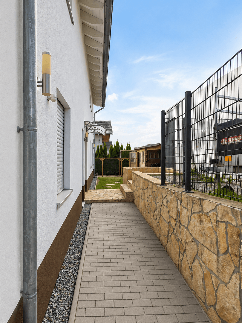 Prodej domu 217 m², pozemek 738 m², Reisbach, Bavorsko Prodej domu 217 m², pozemek 738 m², Reisbach, Bavorsko