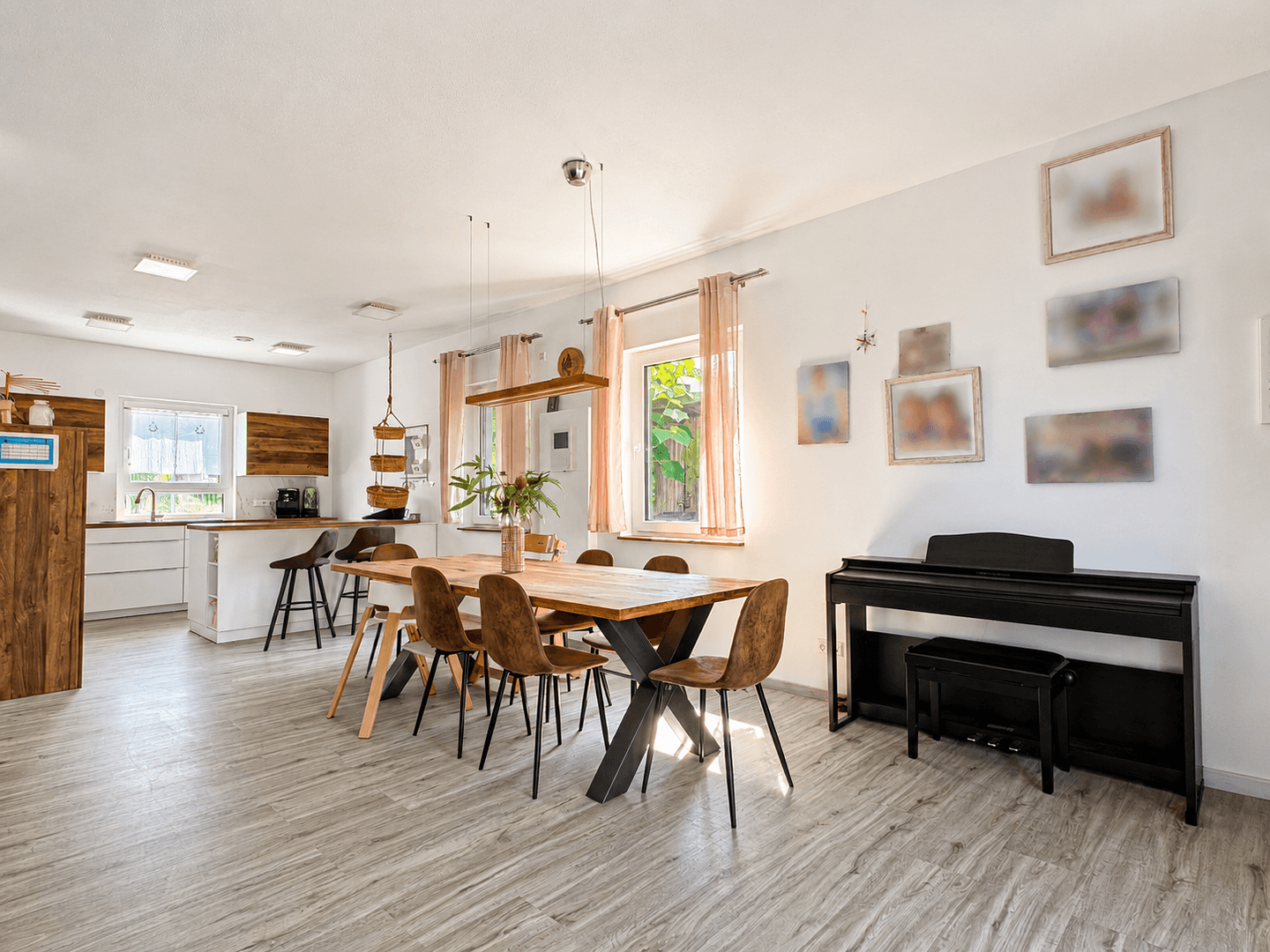 Prodej domu 217 m², pozemek 738 m², Reisbach, Bavorsko Prodej domu 217 m², pozemek 738 m², Reisbach, Bavorsko