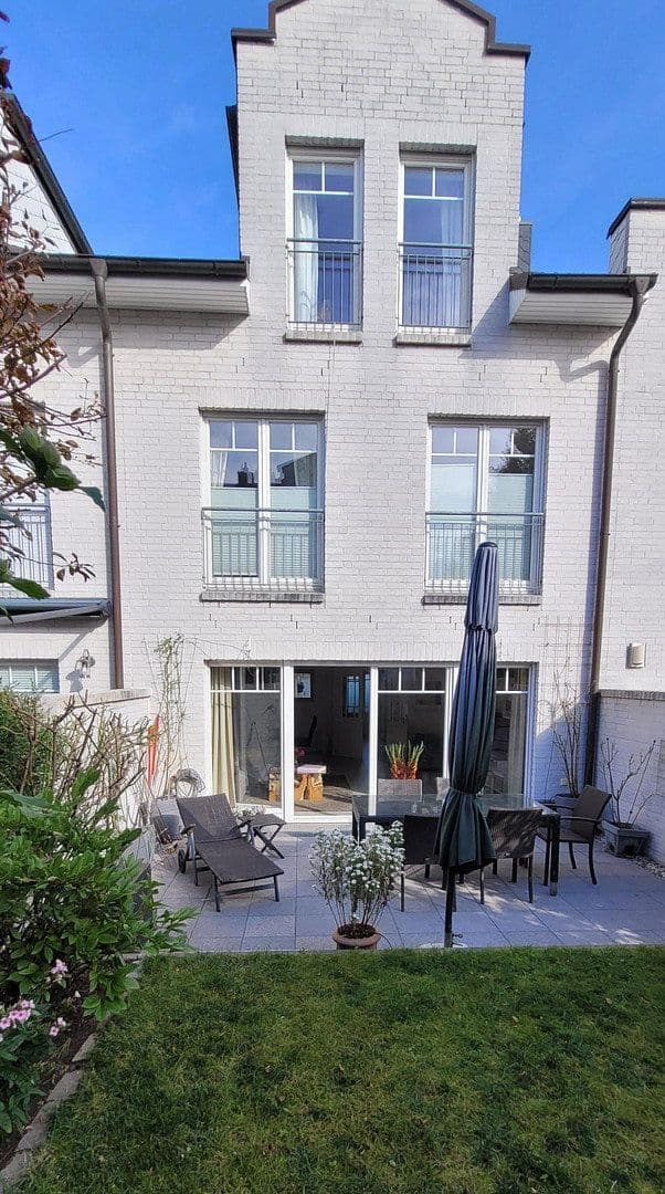 Prodej domu 178 m², pozemek 189 m², Hamburg, Hamburg Prodej domu 178 m², pozemek 189 m², Hamburg, Hamburg