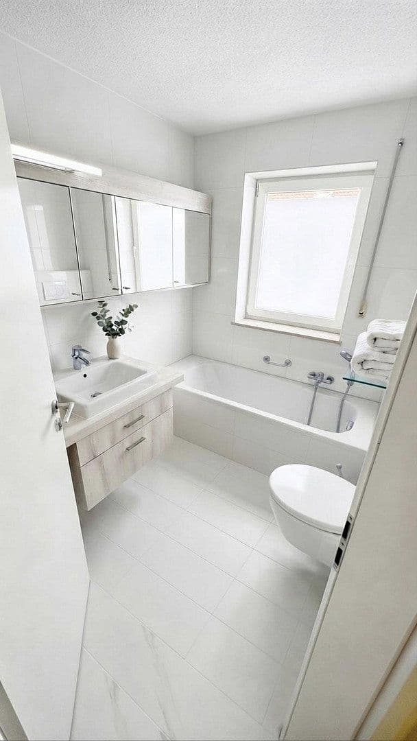 Pronájem domu 160 m², pozemek 60 m², Ingolstadt, Bavorsko Pronájem domu 160 m², pozemek 60 m², Ingolstadt, Bavorsko