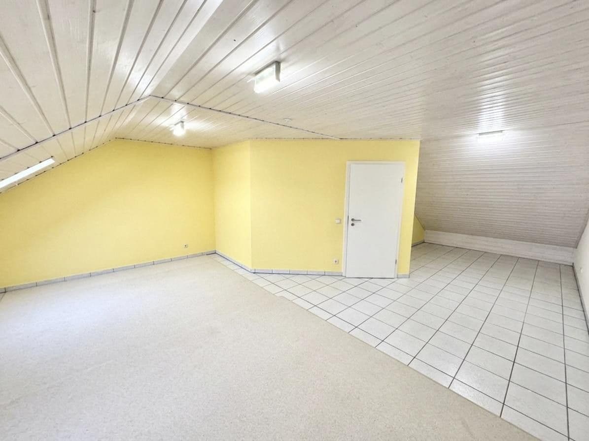 Pronájem domu 160 m², pozemek 60 m², Ingolstadt, Bavorsko Pronájem domu 160 m², pozemek 60 m², Ingolstadt, Bavorsko