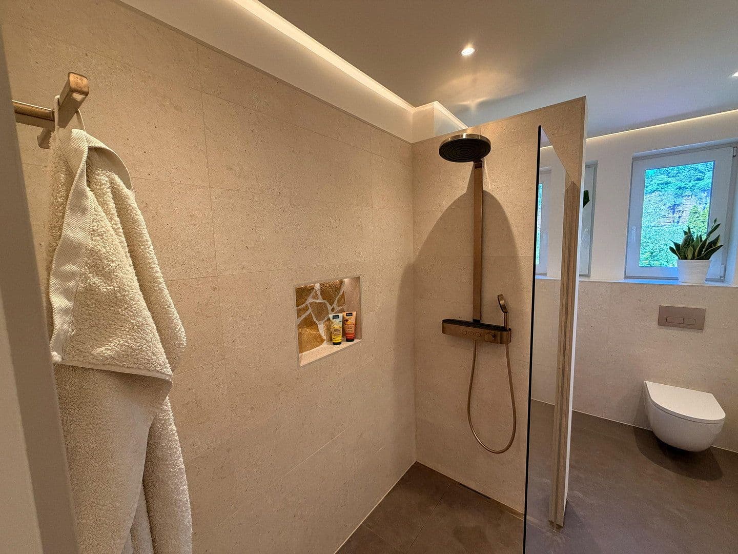 Prodej bytu 3+1 93 m², Trier, Porýní-Falc Prodej bytu 3+1 93 m², Trier, Porýní-Falc