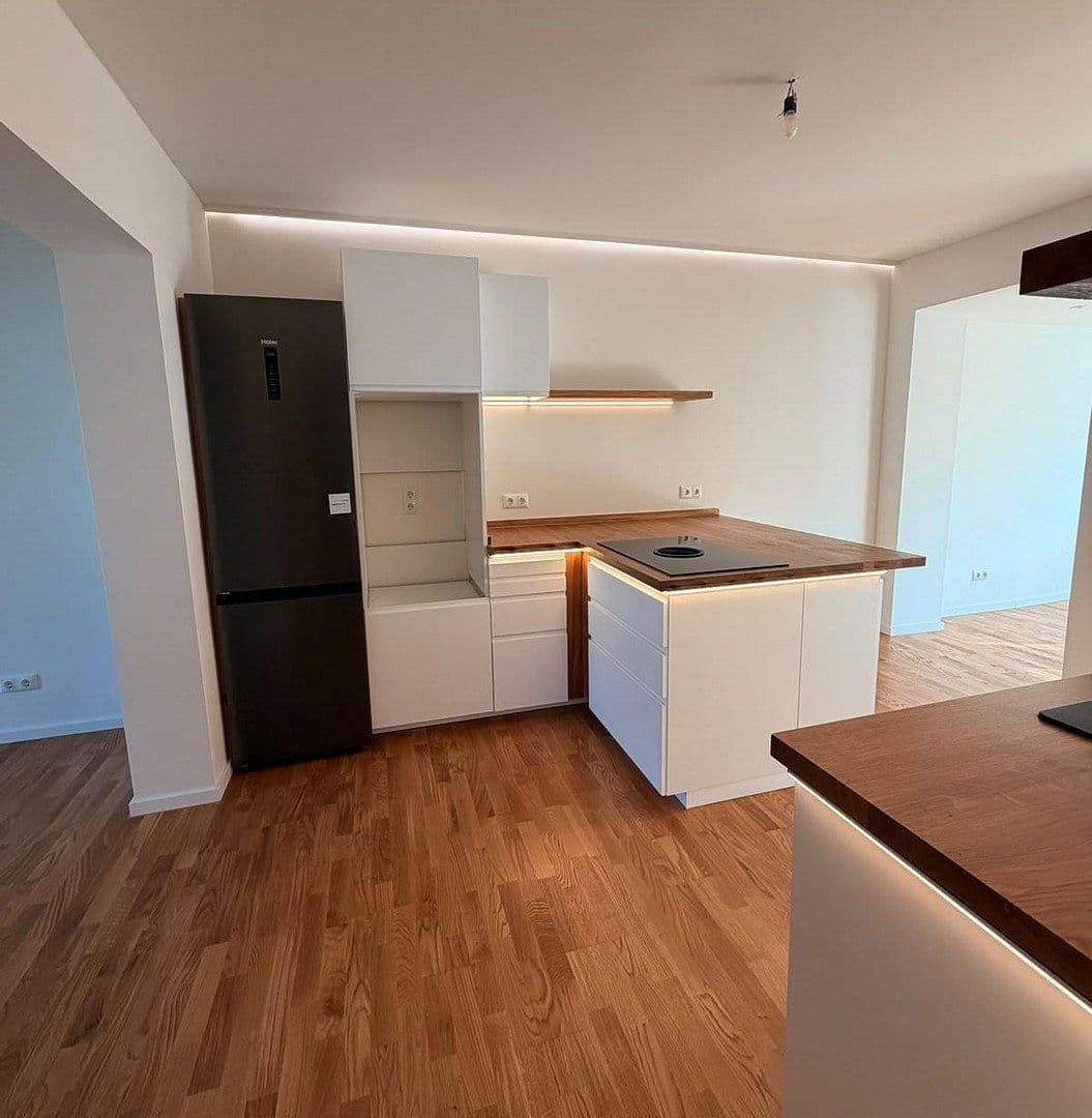 Prodej bytu 3+1 93 m², Trier, Porýní-Falc Prodej bytu 3+1 93 m², Trier, Porýní-Falc