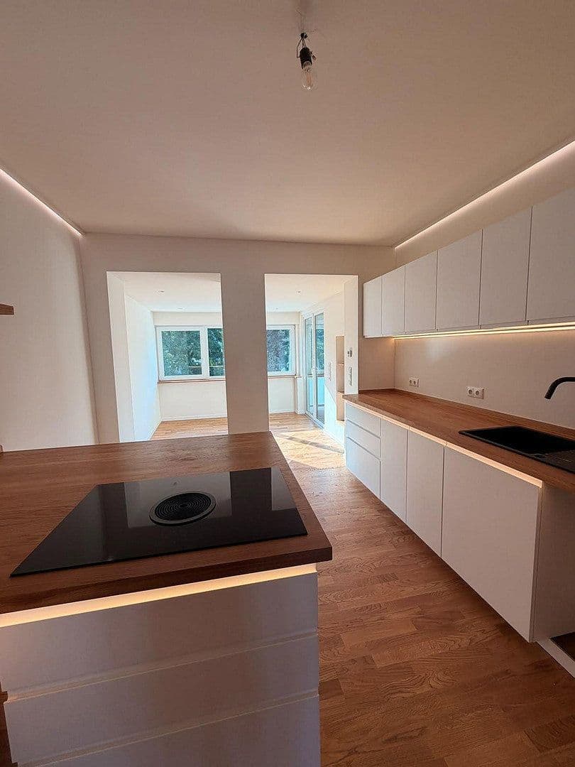 Prodej bytu 3+1 93 m², Trier, Porýní-Falc Prodej bytu 3+1 93 m², Trier, Porýní-Falc