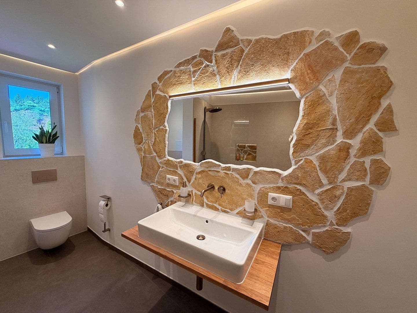 Prodej bytu 3+1 93 m², Trier, Porýní-Falc Prodej bytu 3+1 93 m², Trier, Porýní-Falc