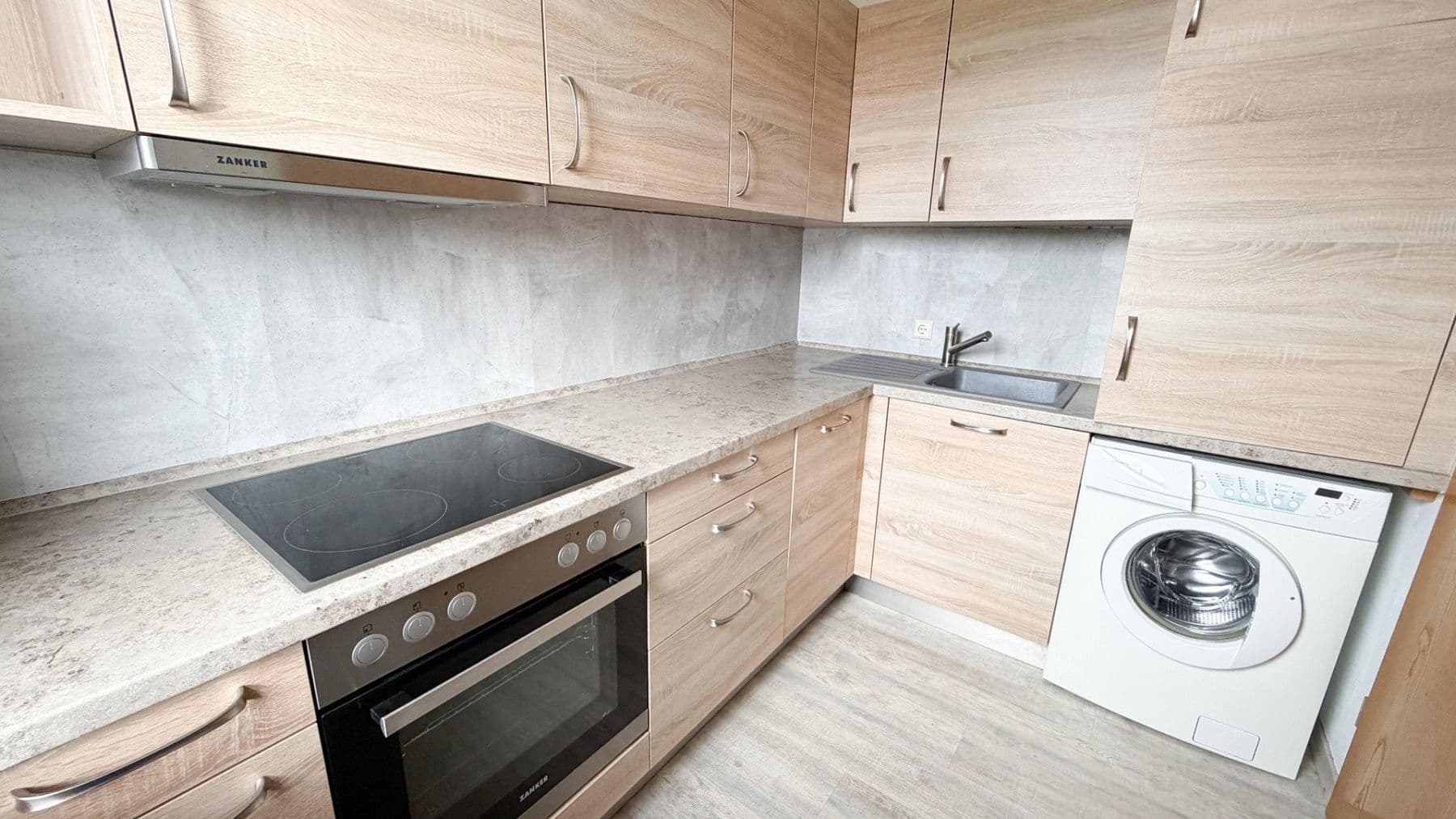 Prodej bytu 2+1 60 m², Rehhofstr. 142, Nürnberg, Bavorsko Prodej bytu 2+1 60 m², Rehhofstr. 142, Nürnberg, Bavorsko