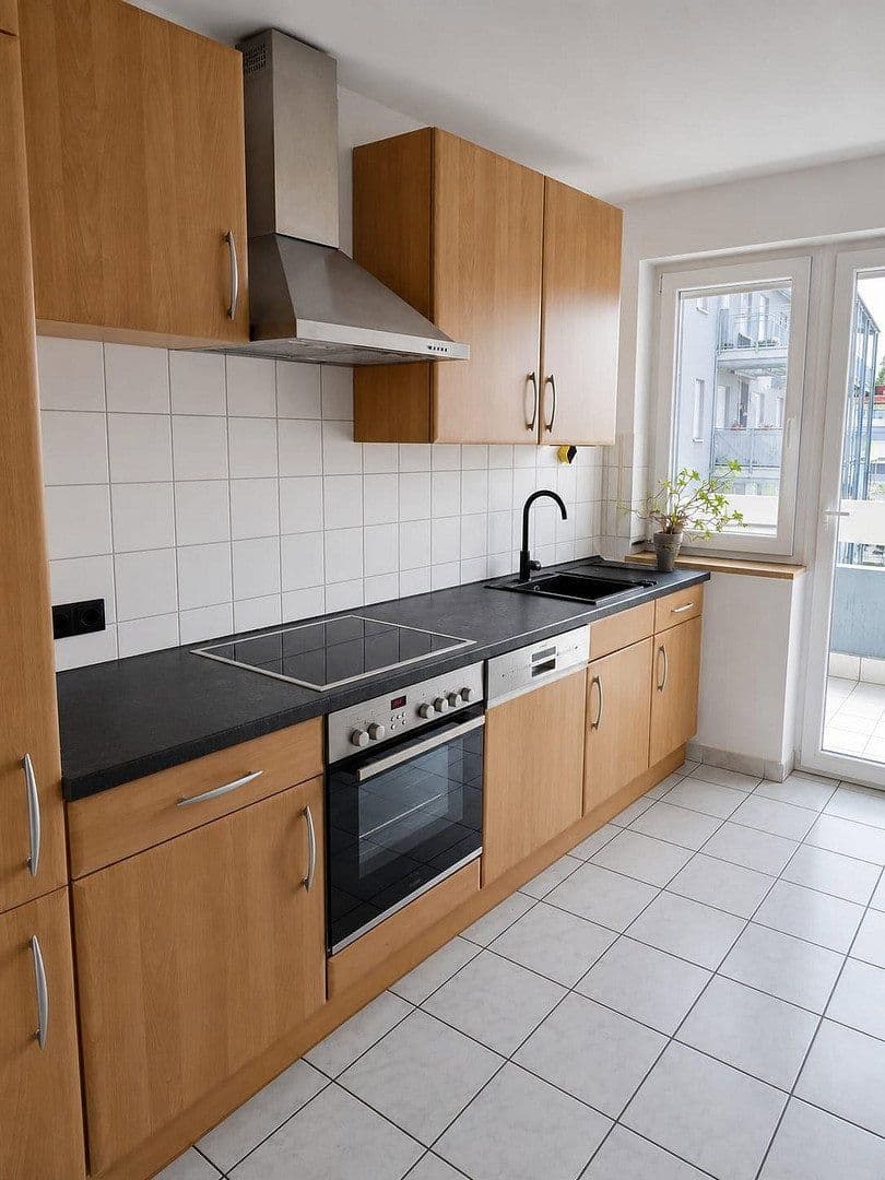 Pronájem bytu 2+1 80 m², Friedrichshafen, Bádensko-Württembersko Pronájem bytu 2+1 80 m², Friedrichshafen, Bádensko-Württembersko