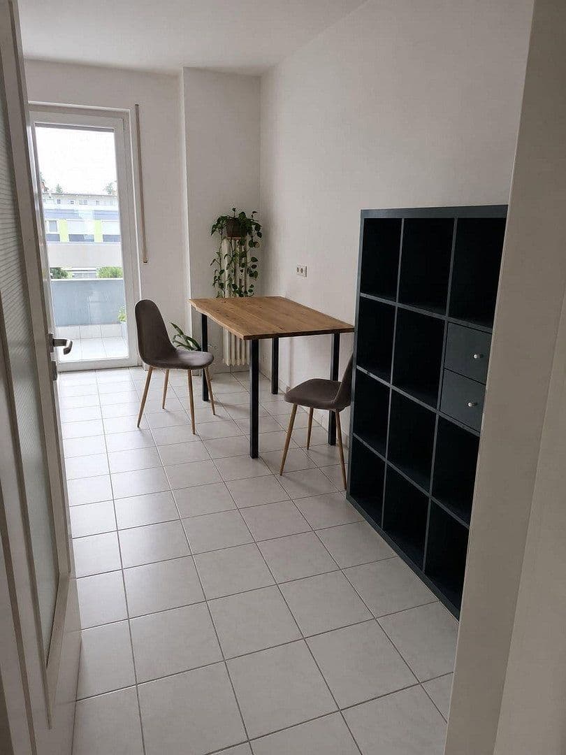 Pronájem bytu 2+1 80 m², Friedrichshafen, Bádensko-Württembersko Pronájem bytu 2+1 80 m², Friedrichshafen, Bádensko-Württembersko