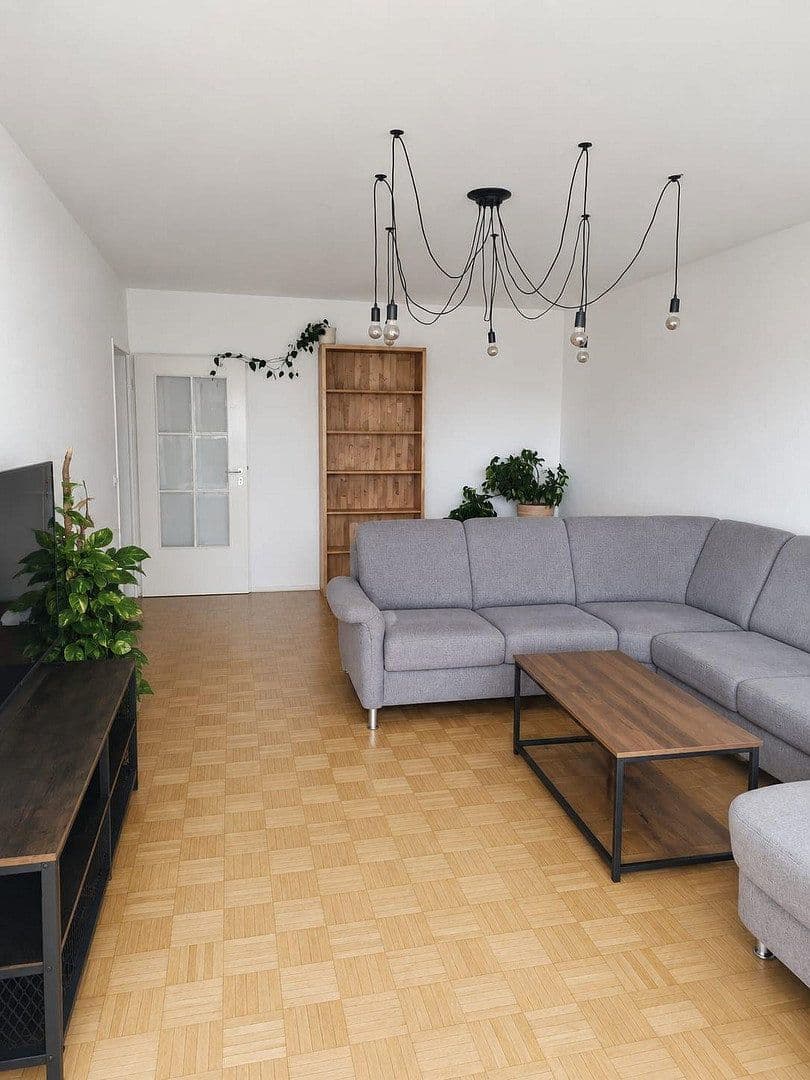 Pronájem bytu 2+1 80 m², Friedrichshafen, Bádensko-Württembersko Pronájem bytu 2+1 80 m², Friedrichshafen, Bádensko-Württembersko
