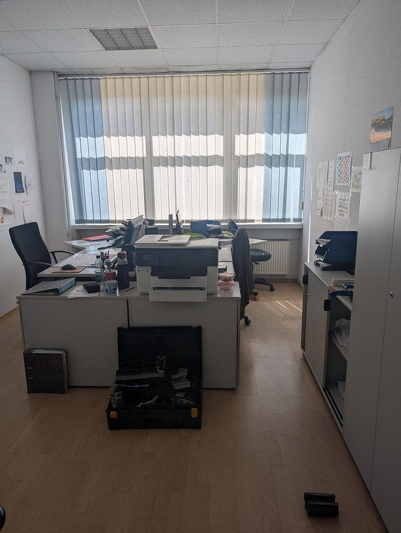 Pronájem nebytového prostoru 4.000 m², Werkstraße 3, Buch, Bavorsko Pronájem nebytového prostoru 4.000 m², Werkstraße 3, Buch, Bavorsko