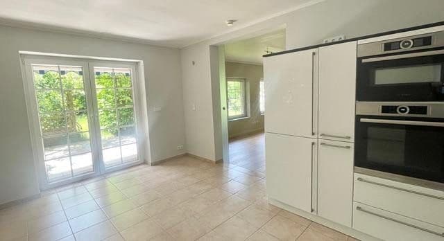 Prodej domu 250 m², pozemek 440 m², Reinfeld, Šlesvicko-Holštýnsko Prodej domu 250 m², pozemek 440 m², Reinfeld, Šlesvicko-Holštýnsko